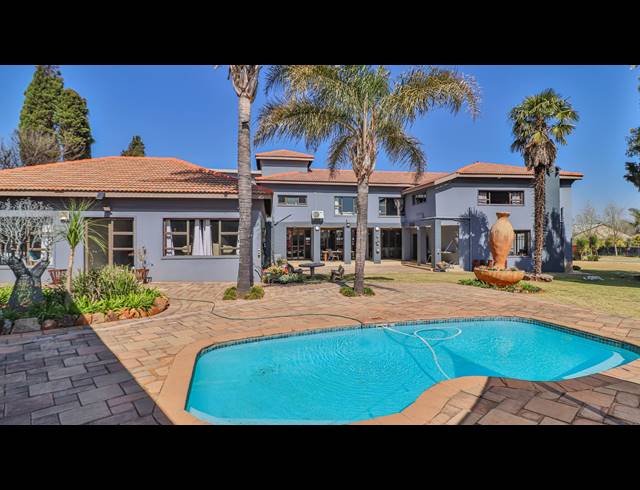 5 BEDROOM HOUSE FOR SALE IN RAND COLLIERIES
